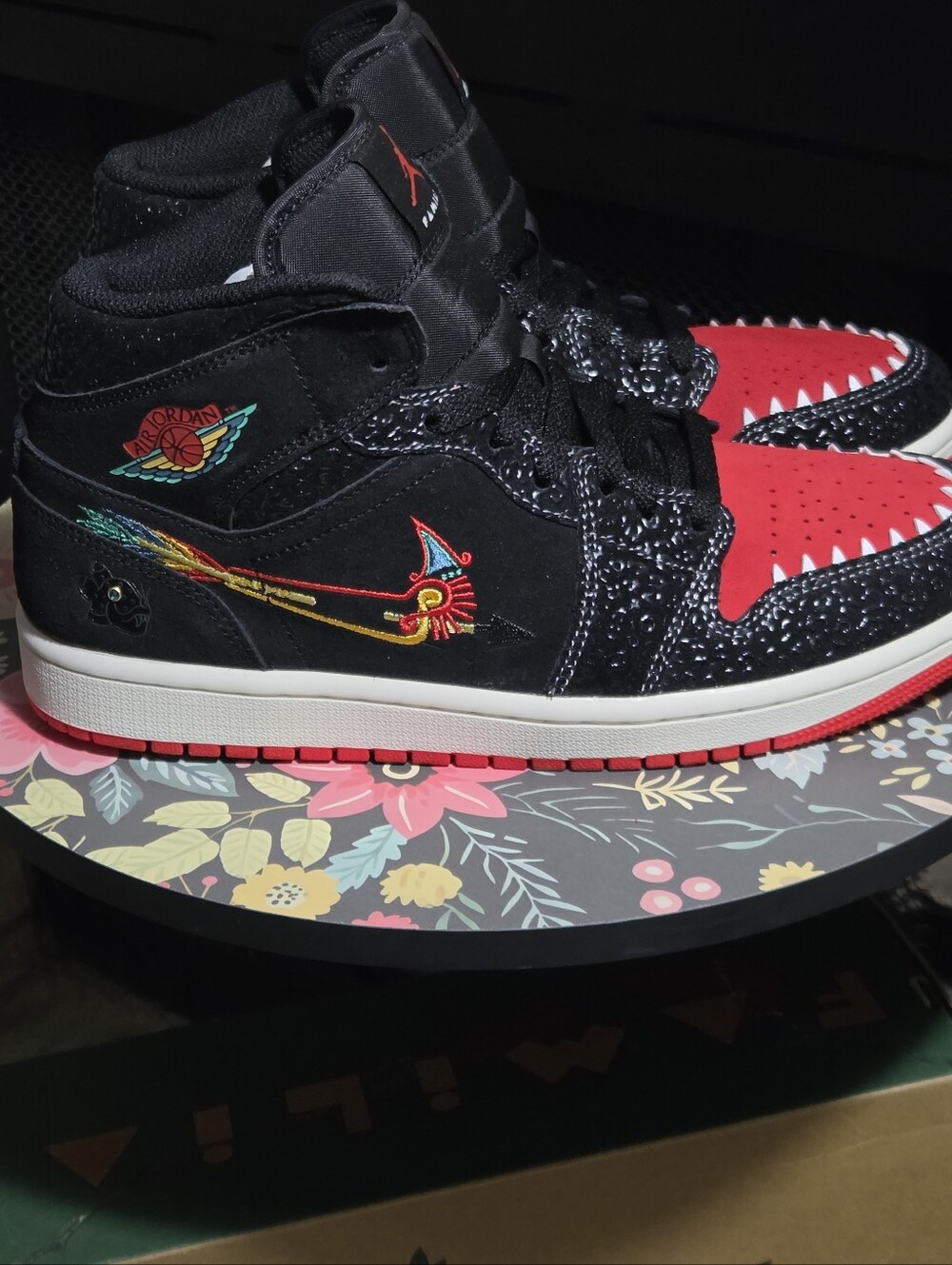 Brand New AJ1-Mid SIEMPRE FAMILIA